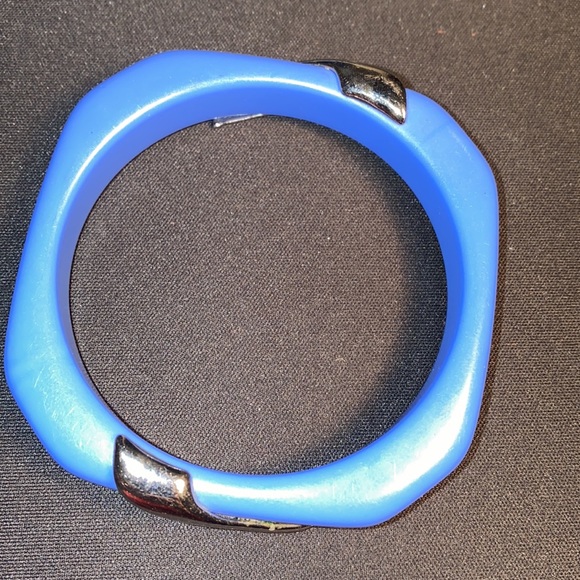 MONET BLUE PLASTIC BANGLE BRACELET VINTAGE
